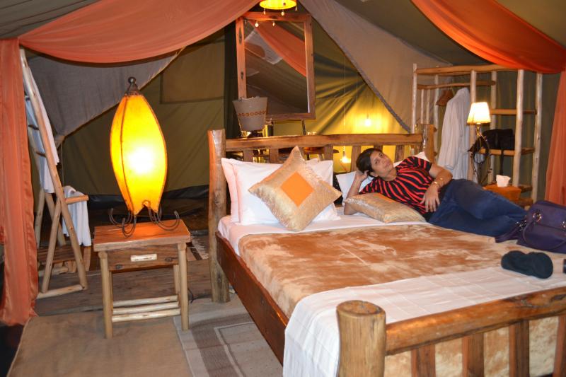 luxury tented camp, mobile camp